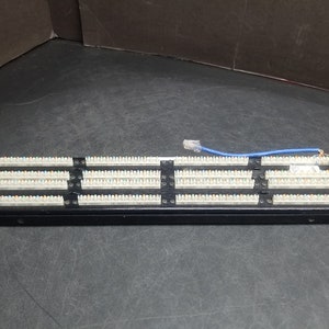 ビンテージ Siemon HD5 シリーズ 48-T4 48 ポート パッチパネル
