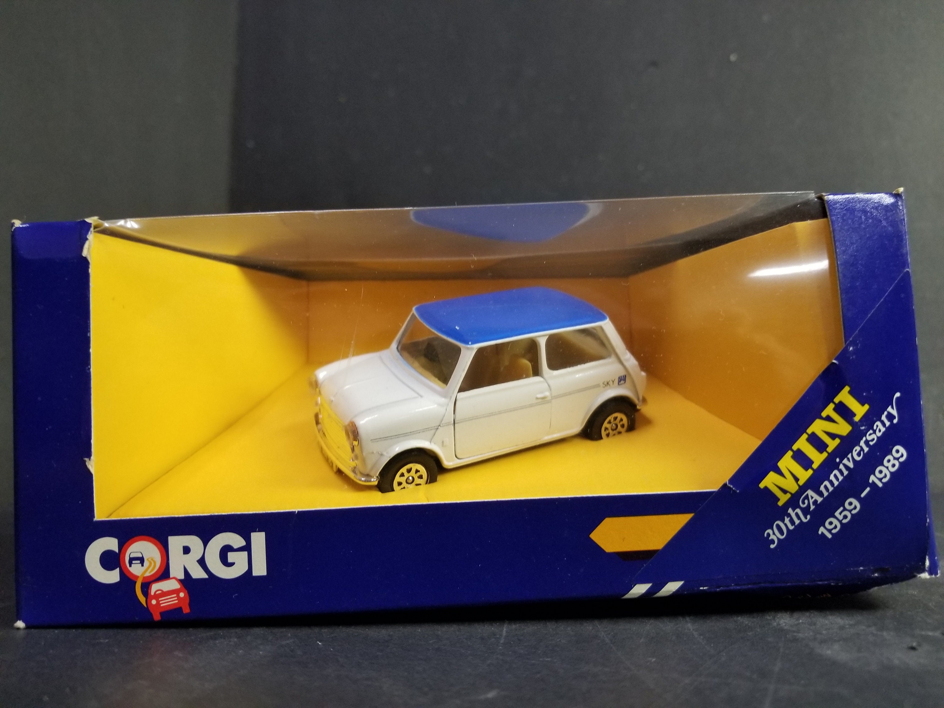 ヴィンテージ コーギー 1/36スケール ミニ 30周年記念 1959-1989