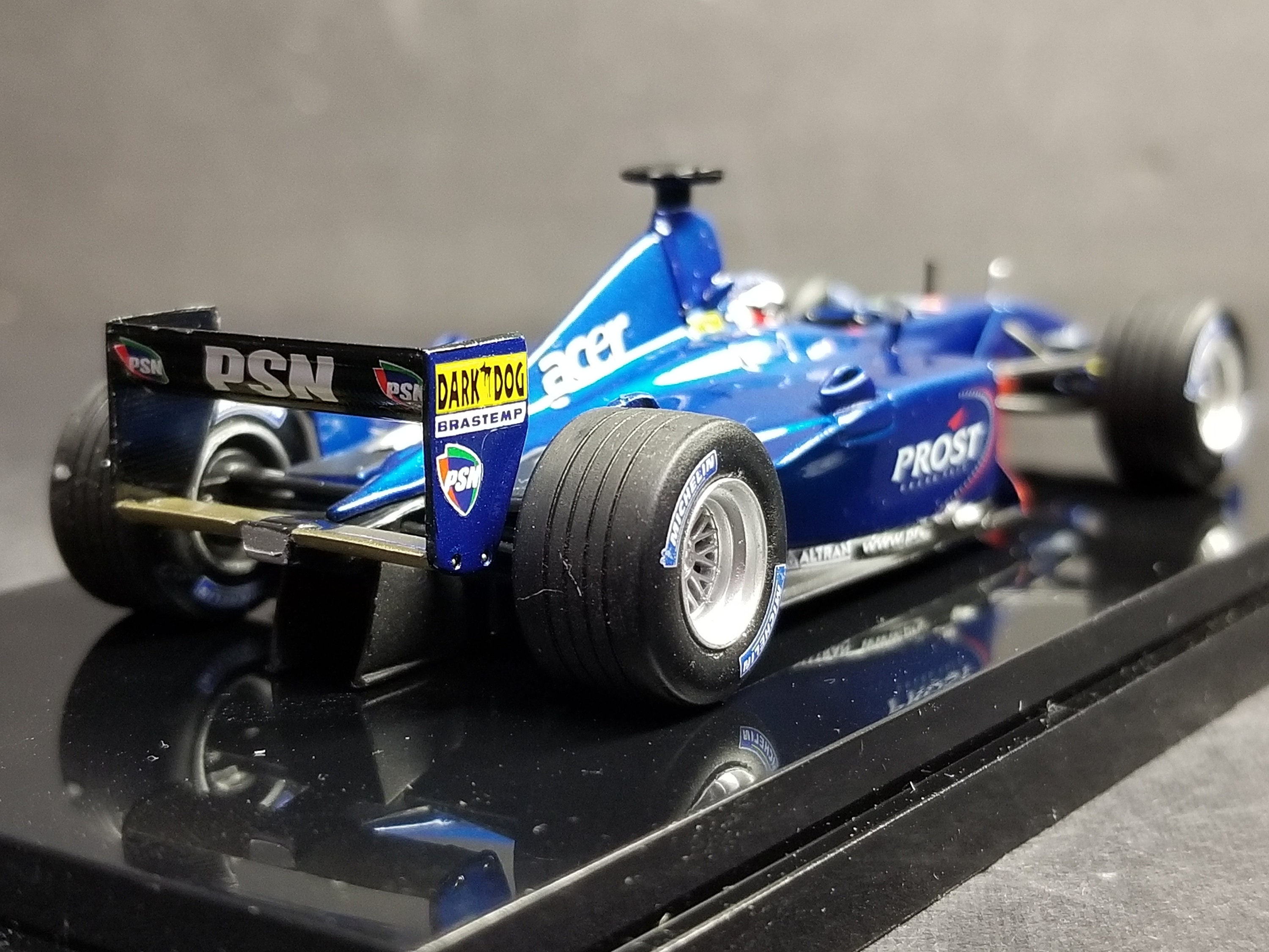 ヴィンテージ ミニチャンプス 1/43 ダイキャスト プロスト AP04