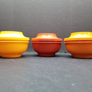 Vintage Tupperware Autumn Harvest Stacking Bowls 1437 Seal &#39;N Serve Lids 14oz