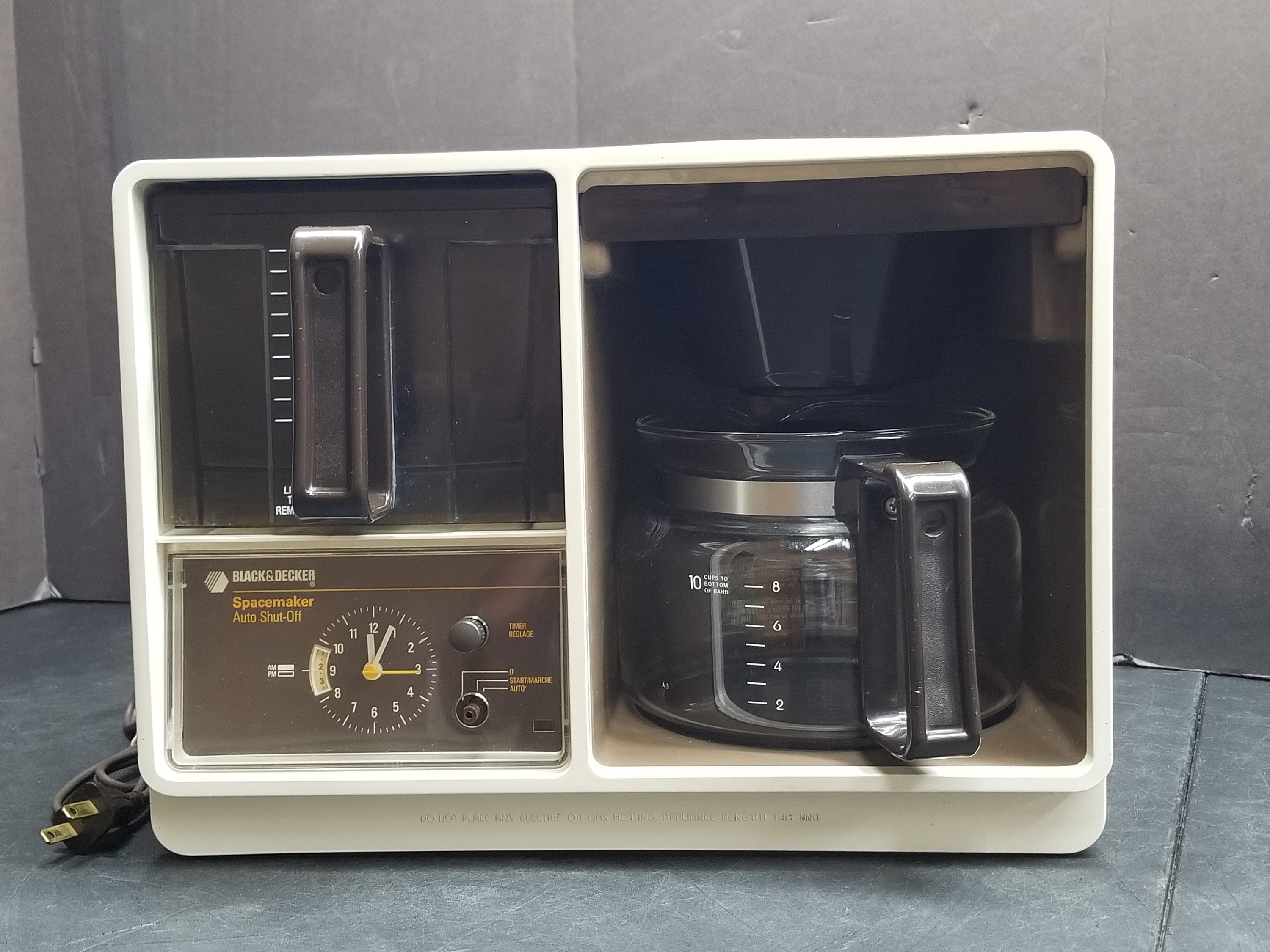 Black Decker Spacemaker Drip Coffeemaker Model SDC2AG White For Sale