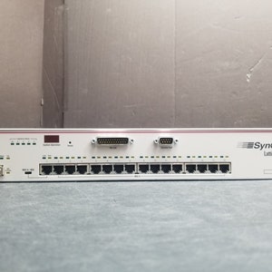 Vintage SynOptics LattisHub 2813SA Internet Hub Turns On