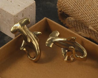 Shark kinderkamer knoppen kinderkamer, massief messing ladegrepen, op maat gegraveerde kastdeurgrepen, knoppen dierenkast, knoppen dressoirkast
