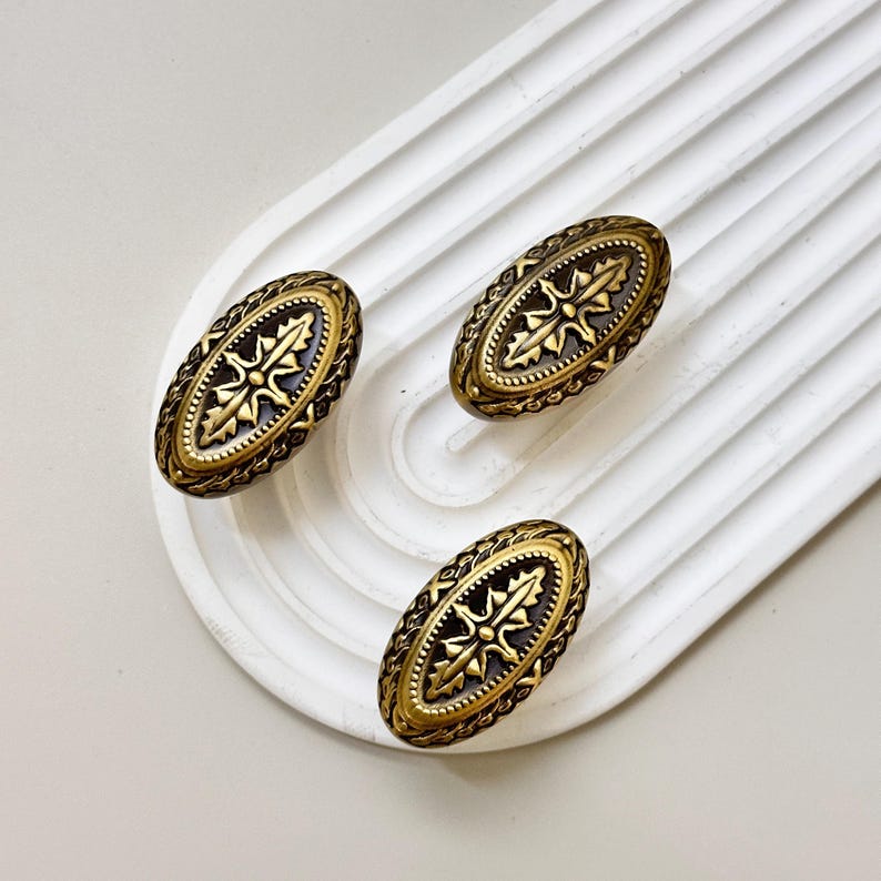 Barocke Knöpfe aus massivem Messing Griffe, Gold Schrank Türgriffe, individuell gravierte rocco Schrank Knöpfe, Kleiderschrank Türgriff, antiker Messingknopf Bild 5