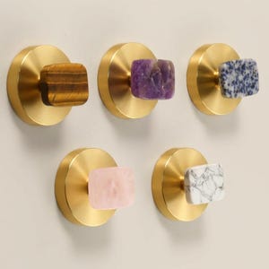 Gancho redondo de latón con piedra de cristal, gancho para toallas de baño, colgador de llaves, bolso y bufanda para porche, colgador de pared minimalista, gancho de pared para decoración moderna de dormitorio