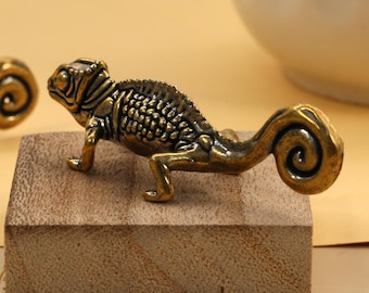 Chameleon children room nursery knob,Solid brass Drawer handle,Custom Engraved Cupboard Door Pull,Dresser Closet knob,Animal cabinet handle