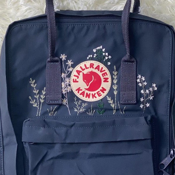 Kanken embroidered flowers - Custom Fjallraven Kanken Backpack - Floral embroidered Kanken backpack - Personalised embroidered Kanken