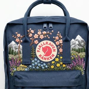 Aangepaste Fjallraven Kanken geborduurde kersenbloesems en bergen – rugzak met lavendel en bloemendesign
