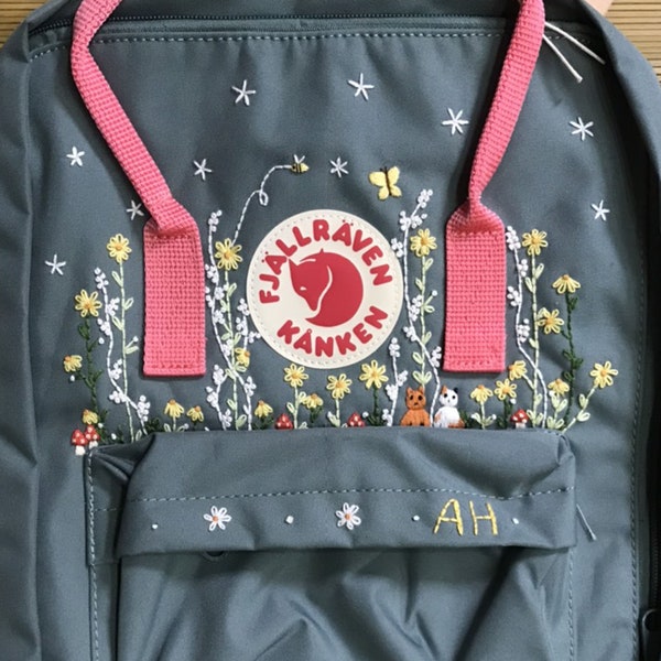 Custom embroidered Kanken backpack - Custom flower embroidery Kanken - Kanken embroidered - Personalization embroidered Kanken