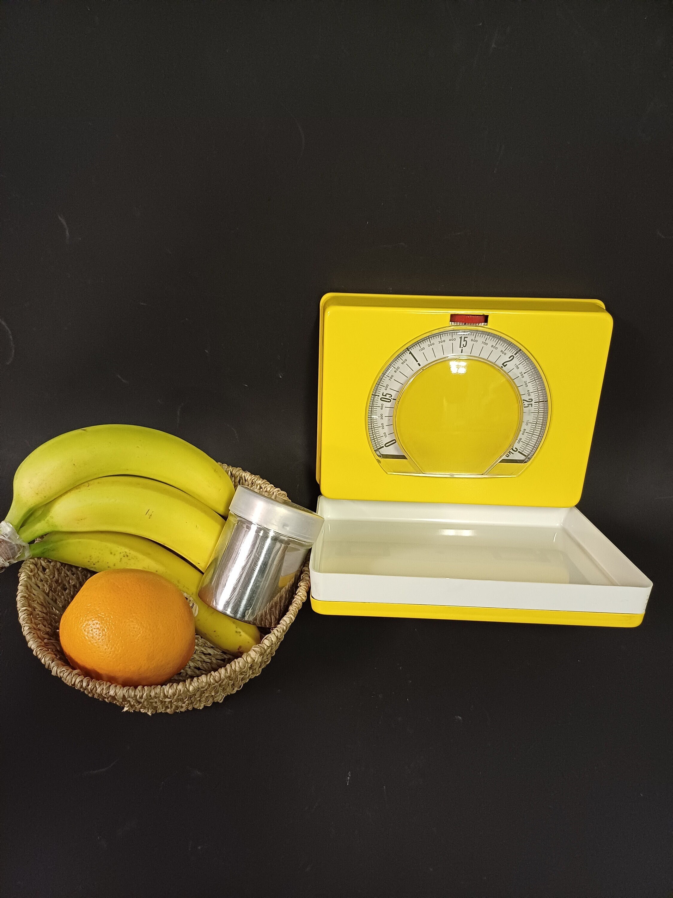 Yellow Kitchen Scale / Vintage Wall Scale / Retro Kitchen Appliance / Spring System / Tray
