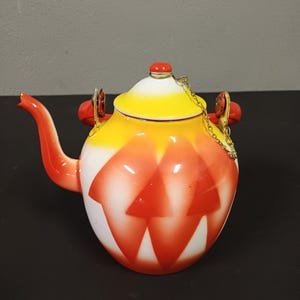 Vintage Enamel Teapot / Made in Yugoslavia / EMO Celje Enamel Tea Kettle / Red and Yellow Teapot / Retro Home Décor