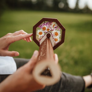 Kids VALENTINES DAY Kaleidoscope , DIY Crafts Flower Kaleidoscope in a Gift Box by The Original Dreamer Kids 画像 3