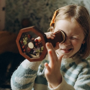 Screen-Free Kaleidoscope for Kids – Calm Creative Play Toy