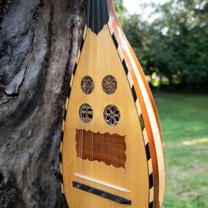 Koboz, Cobza, Lute traditional hungarian romanian folkinstrument, Kurzhalslaute, lánt, lant, lutje, Laute, Oud, arabic instrument, mandoline image 3