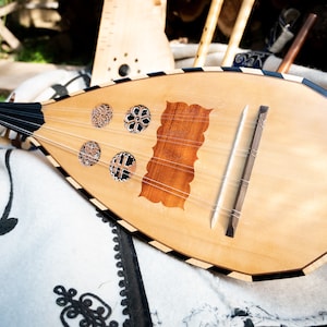 Koboz, Cobza, Lute traditional hungarian romanian folkinstrument, Kurzhalslaute, lánt, lant, lutje, Laute, Oud, arabic instrument, mandoline image 1