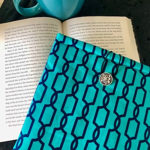 Teal and Navy Chain padded book sleeve | tablet cover | button closure | preppy book cover | book lover gift | bookish teacher gift, Kindle
