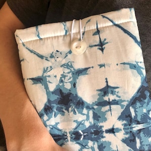 Indigo Blue White Tie Dye padded book sleeve | tablet cover | button closure | book lover gift | reading gift | teacher bookish gift, Kindle