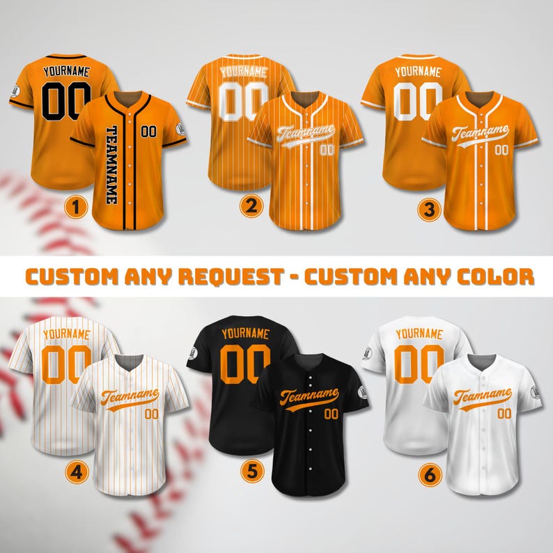 Pode incluir: Uma cole&ccedil;&atilde;o de camisas de beisebol em v&aacute;rias cores, incluindo laranja, preto e branco. Cada camisa apresenta o texto "YOURNAME" e "Teamname", juntamente com o n&uacute;mero "00". A imagem tamb&eacute;m inclui o texto "CUSTOM ANY REQUEST - CUSTOM ANY COLOR".