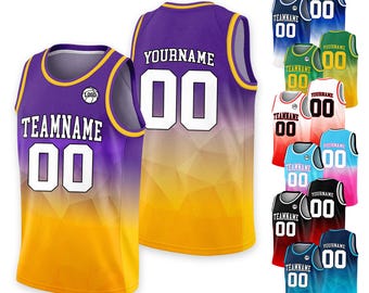 Camiseta de baloncesto personalizada sin mangas con nombre y número del equipo y logotipo para adultos y niños. Camiseta personalizada con degradado morado y amarillo para aficionados al baloncesto.