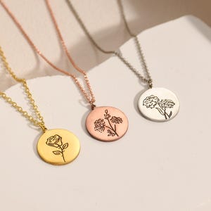 Custom Birth Flower Necklace, Engraved Floral Necklace, Family Name Necklace, Round Birthflower Pendant Jewelry, Christmas Gift for Her
