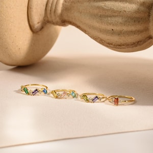 Vintage Baguette Birthstone Ring, Custom Stackable Gemstone Ring, Mothers Ring with Birthstones, Dainty Family Family Ring, Gift for Grandma