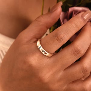 Engraved Name Band Ring with Heart, Personalized Name Ring, Custom Gold Name Ring, Heart Ring, Stackable Ring, Valentine&#39;s Day Gift for Her