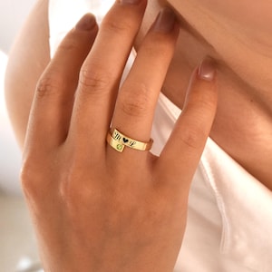 Personalisierter Ring mit Geburtsstein, Baby Name Geburtsstein Ring, Zierlicher Geburtsstein mit eingraviertem Namen, neue Mutter Ring, Mutter Geschenk, Geschenk für Sie