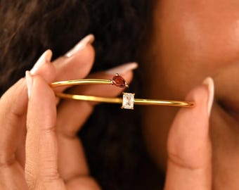 Bracelet mère fille personnalisé, bracelet jonc pierre de naissance, manchette pierre de naissance Dainty 2, cadeau bijoux soeurs, cadeau de Noël pour elle