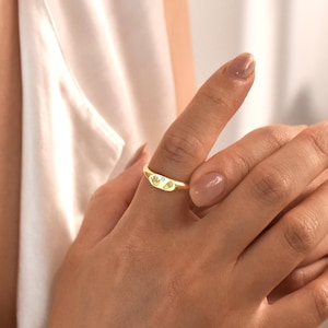 Anel com pegada de bebê e pedra de nascimento, Anel pequeno para recém-nascido, Anel com impressão de mão, Anel para chá de bebê, Presentes para mamãe, Presente para nova mamãe, Presentes para o dia das mães