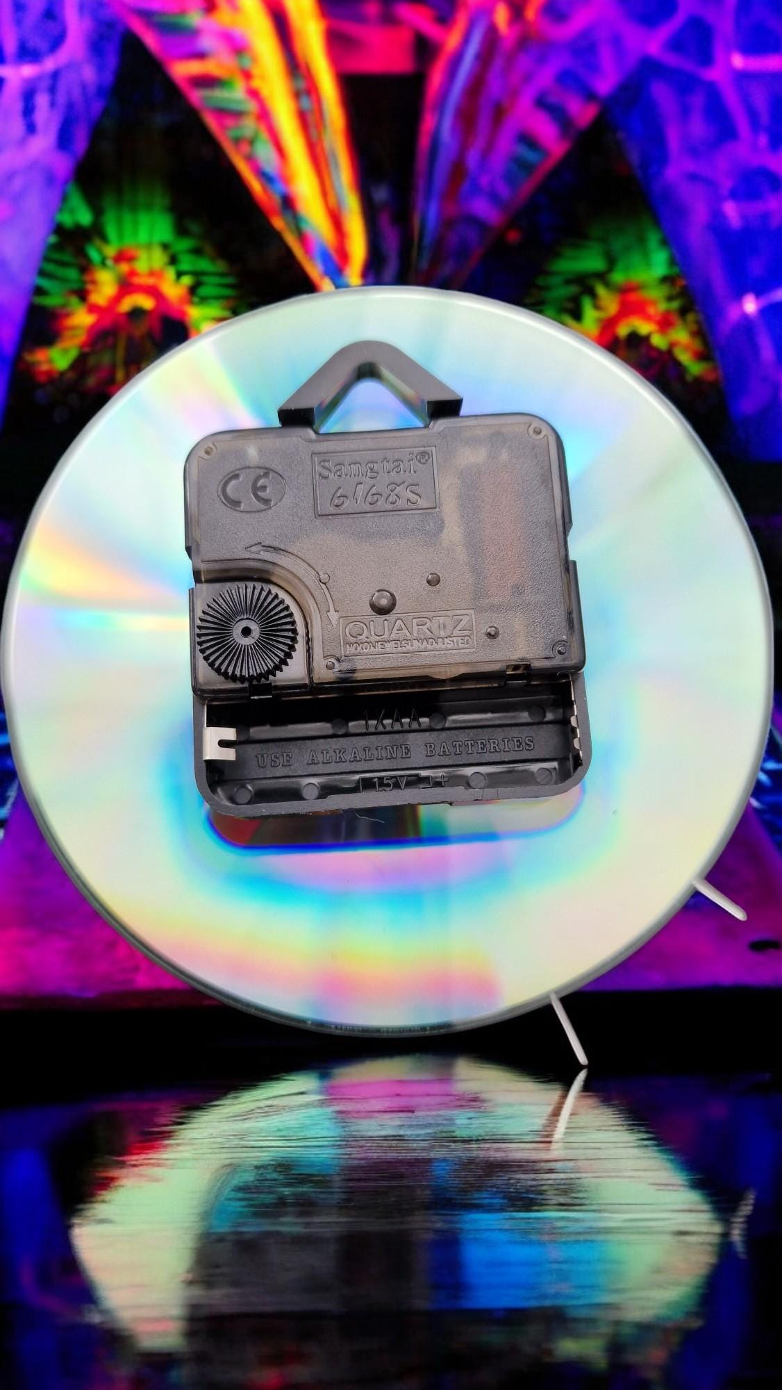Graffiti S CD Clock, Cool S Nostalgia Gift, 90s School Doodle Wall