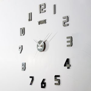 Modern Stylish DIY Wall Clock, 3D Frameless Elegant Home Decoration, Mirror Surface Sticker, Decal Wall Clock, Latin Numeral, Silver Color