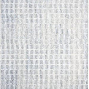 Puede incluir: Una alfombra blanca y azul claro con un patrón tejido de líneas verticales.