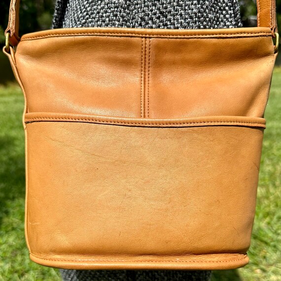 Vintage COACH Small Bucket Shoulder Bag Crossbody… - image 3