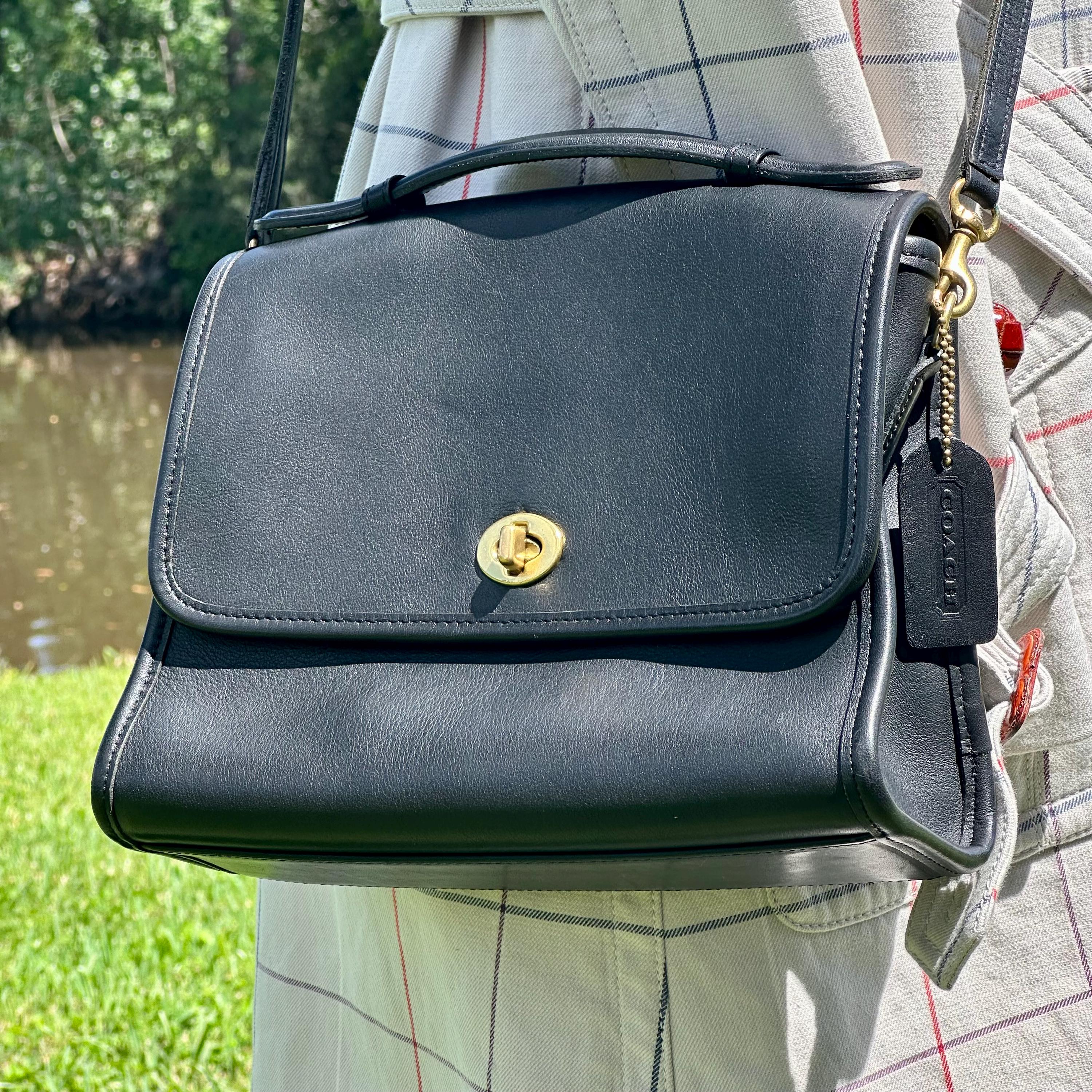 バッグ Vintage COACH Willis 9870 Black USA Vintage COACH Black Leather COURT SHOULDER CROSSBODY PURSE
