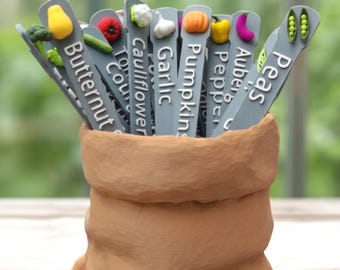 100 + Plant & Herb Markers to choose from - 3D Printed – Perfect gift – Garden Labels Fruits, Veggies  - Allotment gifts
