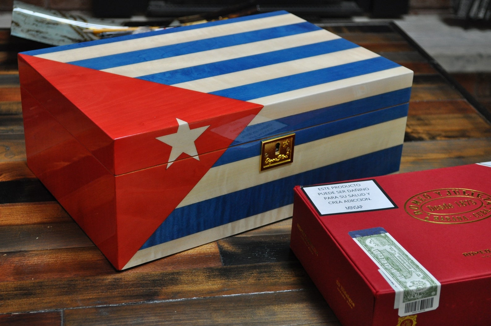 Cigar Star Humidor Handcrafted With Digital Hygrometer and Boveda