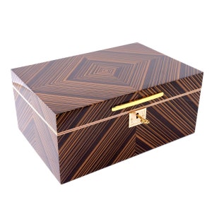Humidor Zebra Wood na 100 cygar: seria Signature z zestawem Boveda