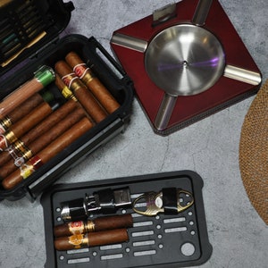 20 Cigar Travel Humidor, Crush Proof, Waterproof, Air Tight Seal Hard Case with removable tray.