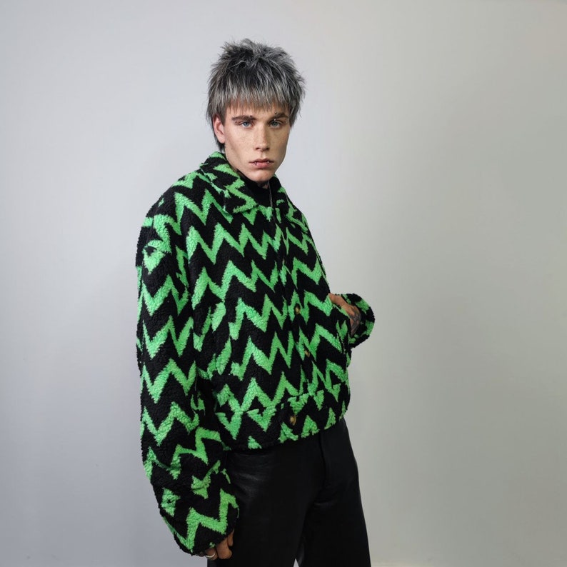 Striped fleece jacket zigzag catwalk bomber geometric fluffy varsity contrast pattern aviator hard fleece grunge coat in black & green