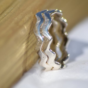 womans stacking| wavy ring| band ring