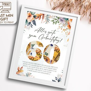 Op de afbeelding: Een printbare verjaardagskaart met een bloemmotief en het getal 60 gemaakt van eurobiljetten. De tekst op de kaart luidt "Alles gute zum Geburtstag!" wat in het Nederlands "Gefeliciteerd met je verjaardag!" betekent.
