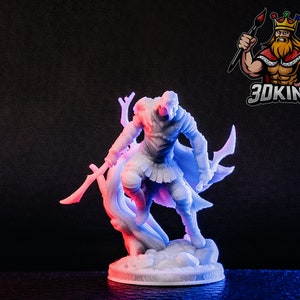 Serran – Crimson Shadow – Specialists Of The Golden Griffins - DM Stash - Fantasy Miniature - 3D Printed 28-32mm - DnD Tabletop Gaming