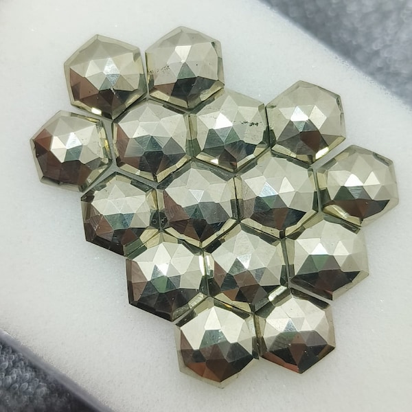 Pyrit , natürliche goldene Farbe Pyrit, Rose Cut Hexagon Form flache Rückseiten Lot Edelstein, 97,95 Caret Größe 10 mm für die Herstellung von Schmuck Geschenk für sie,