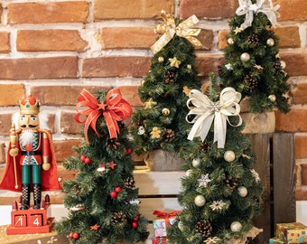Künstlicher Weihnachtsbaum | 3 Größen | 5 Farben | Weihnachtsbaum Lleiner Kegel | für Tisch, Schreibtisch, Fensterbrett, Büro