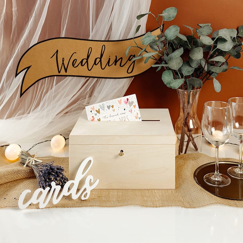 Holzkiste mit Deckel Kartenbox Hochzeit Hochzeitsgeschenk Holzbox mit Schlitz, Schloss und Schlüssel Geschenkkarten Box Geldbox Bild 1
