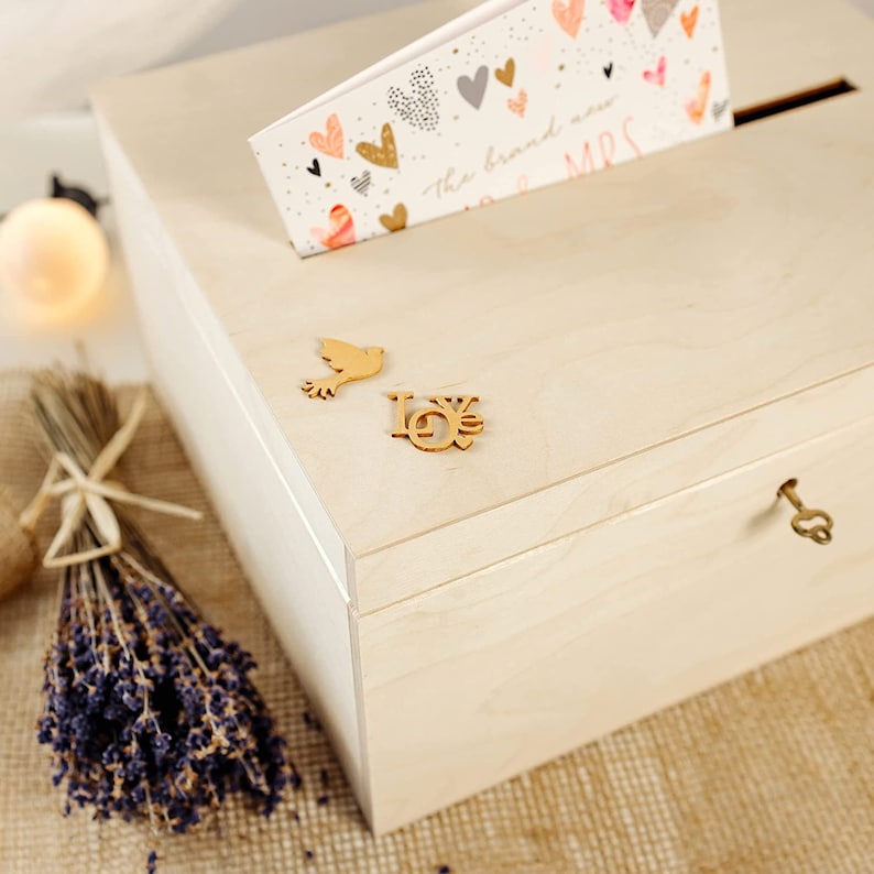 Holzkiste mit Deckel Kartenbox Hochzeit Hochzeitsgeschenk Holzbox mit Schlitz, Schloss und Schlüssel Geschenkkarten Box Geldbox Bild 7