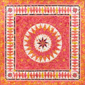 Puede incluir: Un edredón cuadrado con un diseño circular central con un patrón de estrella en tonos de rosa, naranja y blanco. El edredón está bordeado por un patrón de diamantes repetido en amarillo, naranja y blanco, enmarcado por un borde rosa y naranja.