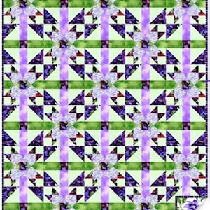 Peut inclure: Une courtepointe colorée avec un motif répétitif de formes géométriques violettes, vertes et blanches. Le motif présente des triangles, des rayures et des accents floraux, créant un textile vibrant et accrocheur.