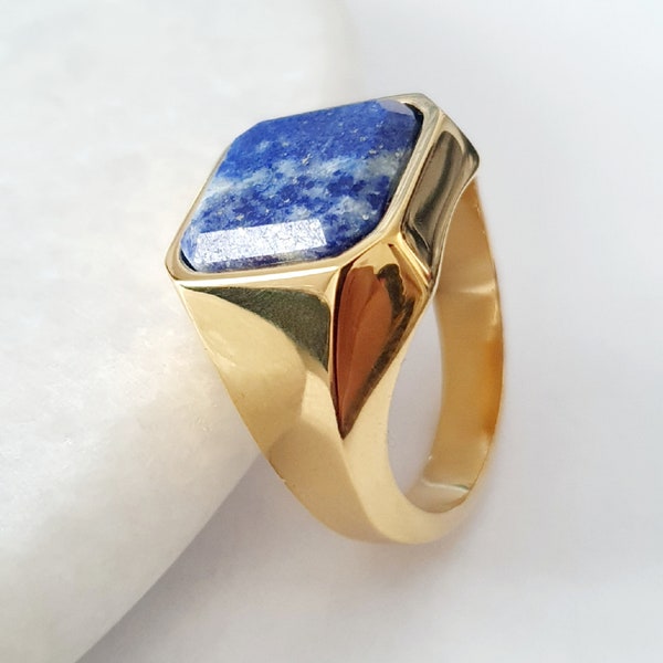 Bague chevalière style vintage en acier inoxydable de qualité plaqué or , ornée d'une pierre naturelle ( Lapis-lazuli) , cadeau pour homme,