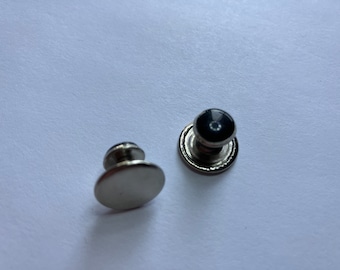 Ein Paar formelle Kleidung Hemd Knöpfe Ohrstecker runden Stein schwarz auf Silber Schmuck